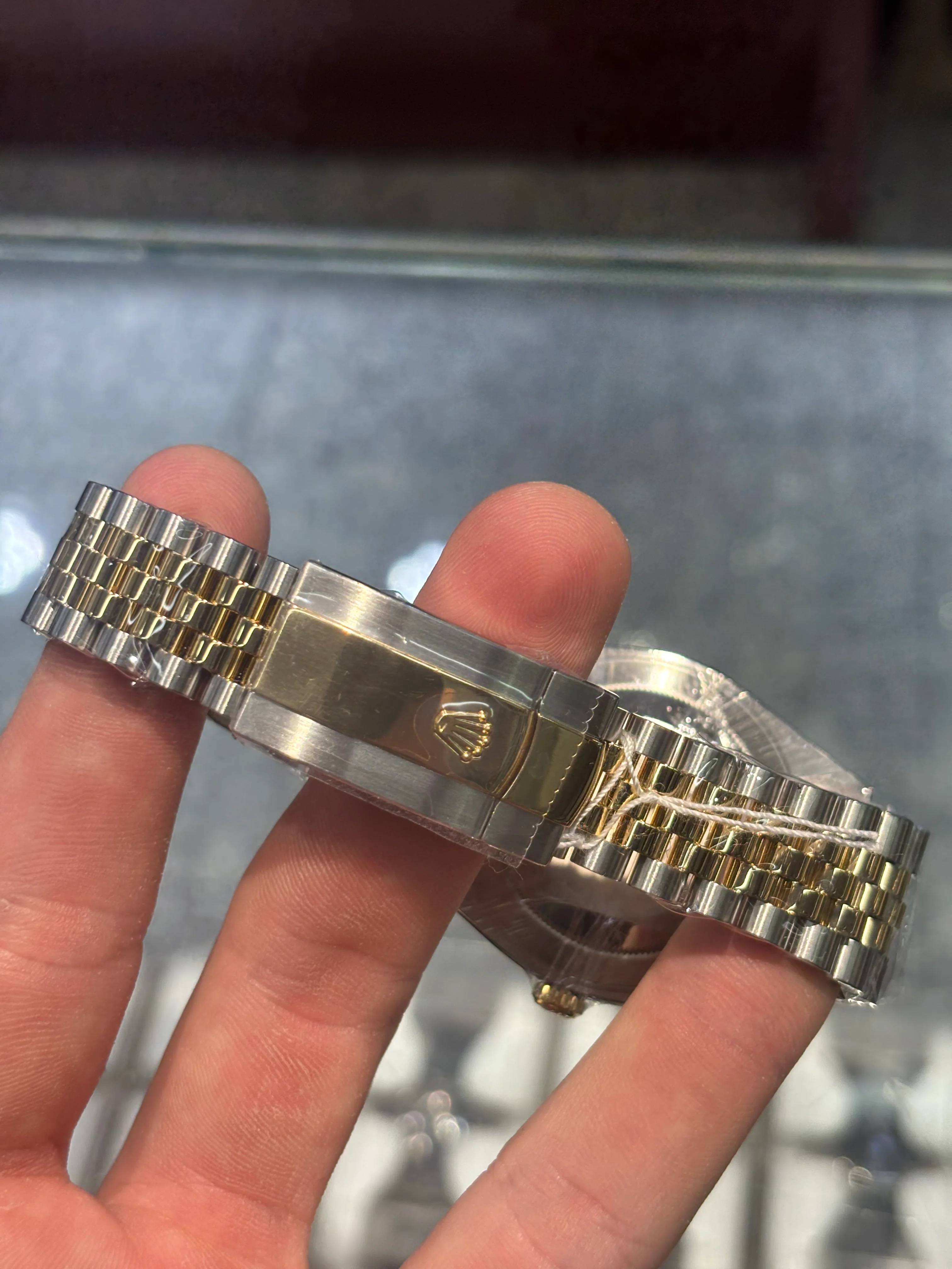 Rolex Datejust 41mm MOP Diamond Fluted Jubilee Bracelet Box and Papers 126333 - Image 4